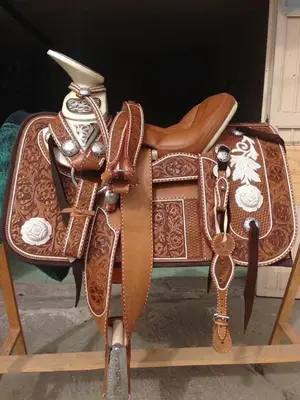 Selle western de show gravée à la main, siège nubuck de 15,5 à 16 pouces - Miniature 4