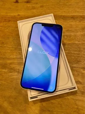 iPhone 13 Bleu 128 Go - Très bon état avec boîte - Miniature 4