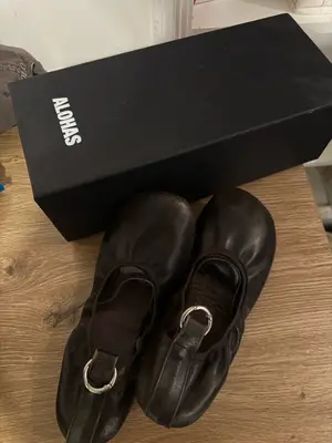 Ballerines ALOHAS en cuir noir, pointure 37, neuves avec boîte d’origine