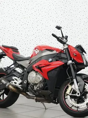 BMW S 1000 R en très bon état général, rien à prévoir