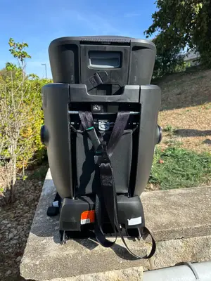 Siège auto Britax Römer noir en bon état avec appui-tête réglable et XP-PAD - Miniature 3