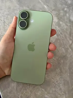 iPhone 17Pro Max 256 Go comme neuf avec boîte et câble