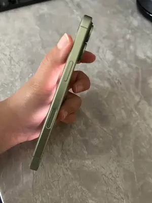 iPhone 17Pro Max 256 Go comme neuf avec boîte et câble - Miniature 4