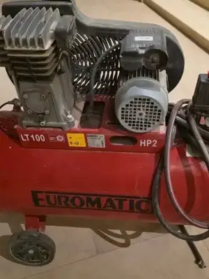 Compresseur d'air FIAC 100 L en très bon état