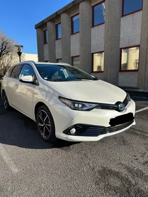Toyota Auris disponible pour activité VTC - 200 € par semaine