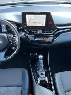 Toyota C-HR neuve pour activité VTC - 250 € par semaine - Miniature 3