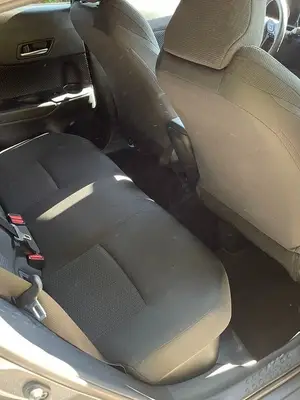 Toyota C-HR en location courte ou longue durée, assurances VTC incluses - Miniature 5