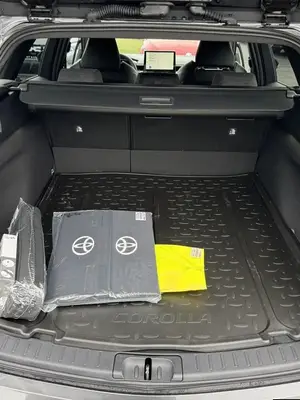 Toyota Corolla Touring Sport 2024 - location à la semaine, assurances VTC incluses - Miniature 5