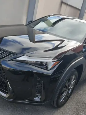 Lexus UX250h disponible pour activité VTC - 300 € par semaine