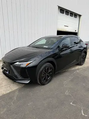 Lexus RZ350e toute neuve - location 500 € par semaine - Miniature 3