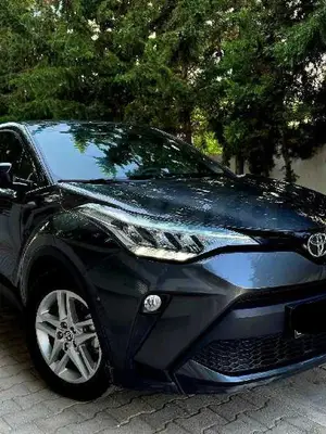 Toyota C-HR en location courte ou longue durée, assurances VTC incluses - Miniature 2
