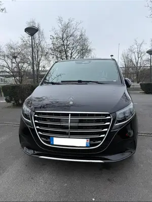 Mercedes Classe V 250 XL Exclusive - location courte ou longue durée - Miniature 2