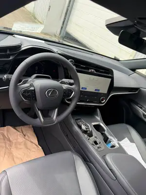 Lexus RZ350e toute neuve - location 500 € par semaine - Miniature 5