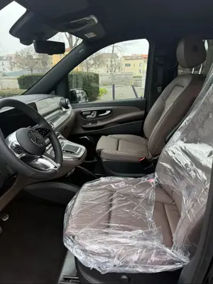 Mercedes Classe V 250 XL Exclusive - location courte ou longue durée - Miniature 5