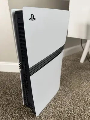 Console PlayStation 5 Pro (PS5 Pro) - Miniature 2