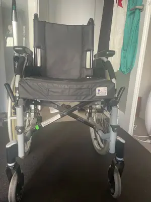Fauteuil roulant en très bon état