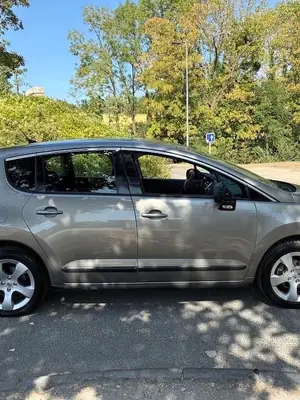 Peugeot 3008 120 Essence - 89 977 km - 4 990€ - Miniature 4