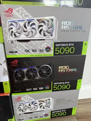 ASUS ROG Astral RTX 5090 WHITE OC 32Go GDDR7