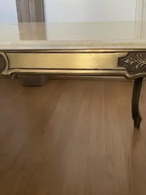 Table basse vintage en marbre véritable et bronze, style Louis XV - Miniature 4