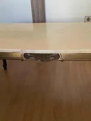 Table basse vintage en marbre véritable et bronze, style Louis XV - Miniature 3