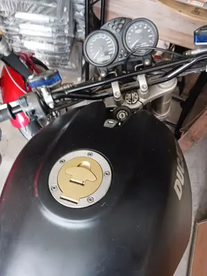 Ducati 620 Dark 2006 - Pour pièces ou restauration , carte grise au nom de l ancien propriétaire - Miniature 2