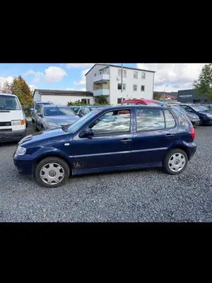 Volkswagen Polo - Miniature 2