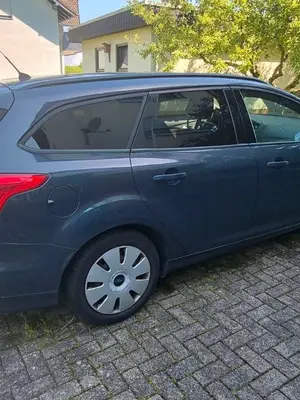 Ford Focus - Miniature 3