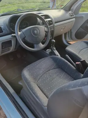 Lot de deux Renault Clio II 1.2 16V de 2002 et 2004, bon état général contrôle technique à jour - Miniature 5