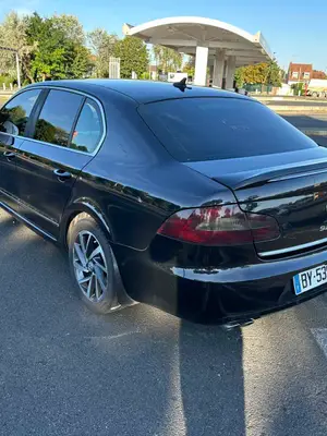  Skoda Superb Ambition 2.0 TDI 140 2011 - Miniature 6