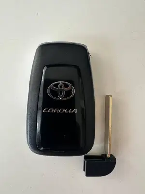 Nouvelle clé pour Toyota Corolla 2019-2022  B2U2K2R  - Miniature 3