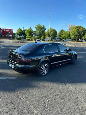  Skoda Superb Ambition 2.0 TDI 140 2011 - Miniature 7