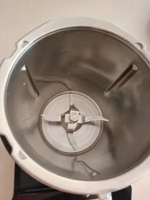 Thermomix en très bon état, proche du neuf, avec tous ses accessoires - Miniature 2