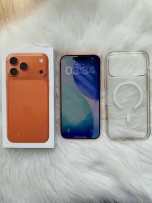 iPhone 17 Pro Max avec facture et accessoire