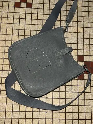 Sacoche Hermès en cuir véritable - Miniature 2