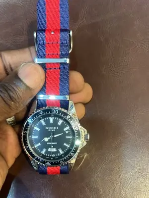Montre Gucci original - Miniature 2