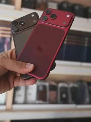 iPhone 18 Pro Max 256 Go en très bon état, avec carton - Miniature 2
