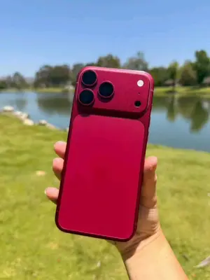 iPhone 18 Pro Max 256 Go en très bon état, avec carton - Miniature 3