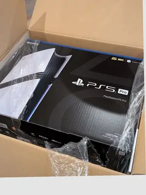 Console Sony PS5 neuve avec tous ses accessoires - Miniature 2