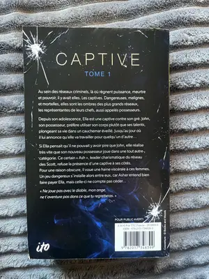 Lot 3 livres Captive Sarah Rivens - Tomes 1, 1.5, 2 - Miniature 4