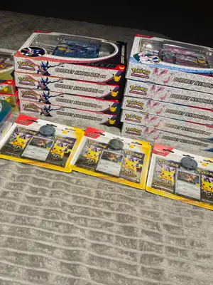 Lot Pokémon 30e anniversaire - 16 produits neufs et scellés