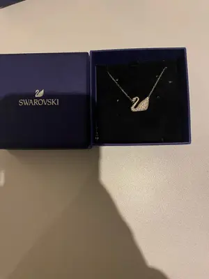 Collier Swarovski argenté neuf