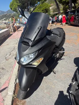 Kymco Xciting 500 cc 2006 à réparer, démarre et roule, prix fixe