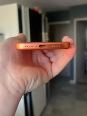 iPhone 17 Pro Max en très bon état, sans frais à prévoir - Miniature 2