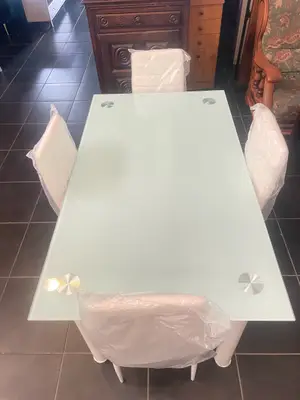 Table avec 6 chaises - Neuve à bon prix - Miniature 3