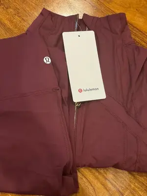 Ensemble Lululemon veste et legging bordeaux