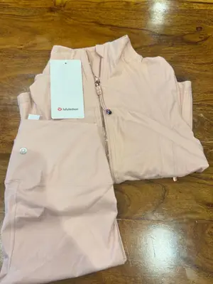 Ensemble Lululemon veste et legging rose