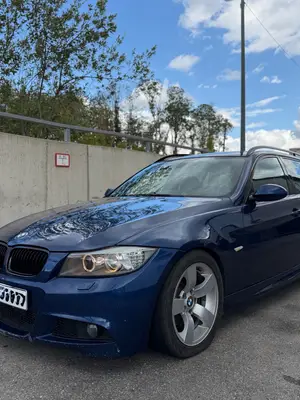 BMW 320d Pack M Bleu Le Mans