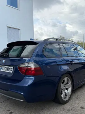 BMW 320d Pack M Bleu Le Mans - Miniature 3