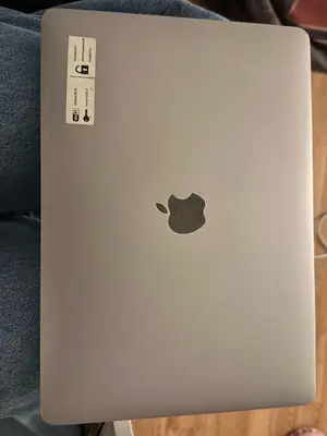 MacBook Pro 13" 2017 - i5 8Go 256Go SSD - Bon état