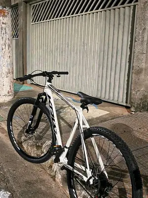 VTT semi-rigide en aluminium, freins à disque, blanc et noir